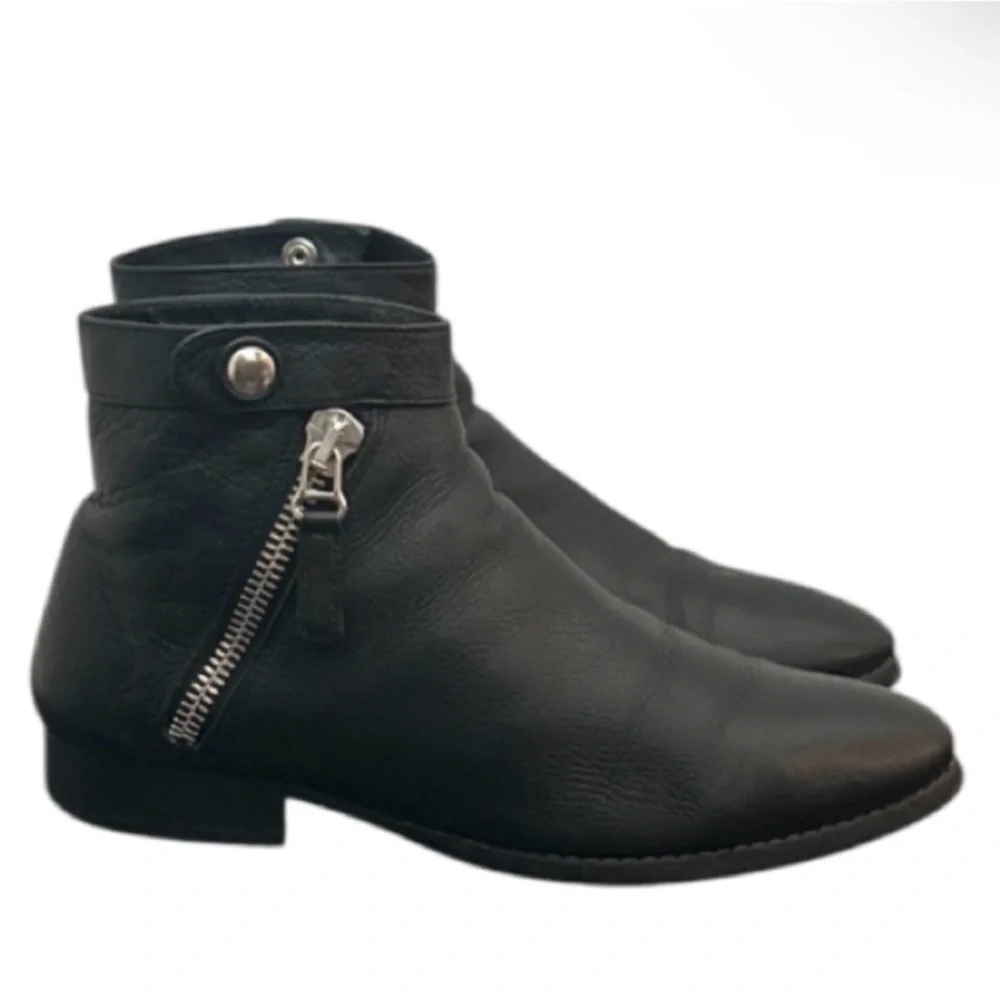 Authentic Aquatalia designer black leather ankle boots sz 8
